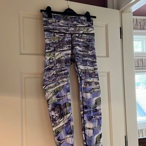 Lulu lemon size 8 yoga pant